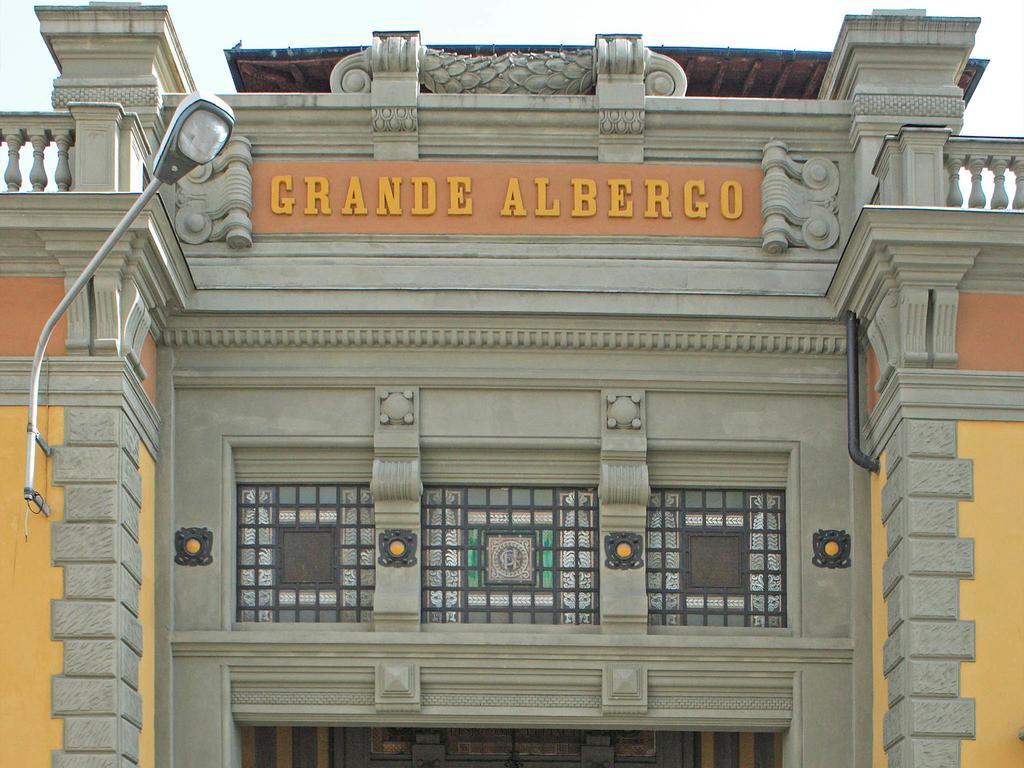 Grand Hotel & La Pace Spa مونتيكاتيني تيرمي المظهر الخارجي الصورة